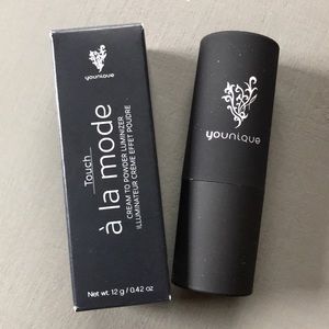 Younique Touch A La Mode Benevolent NIB